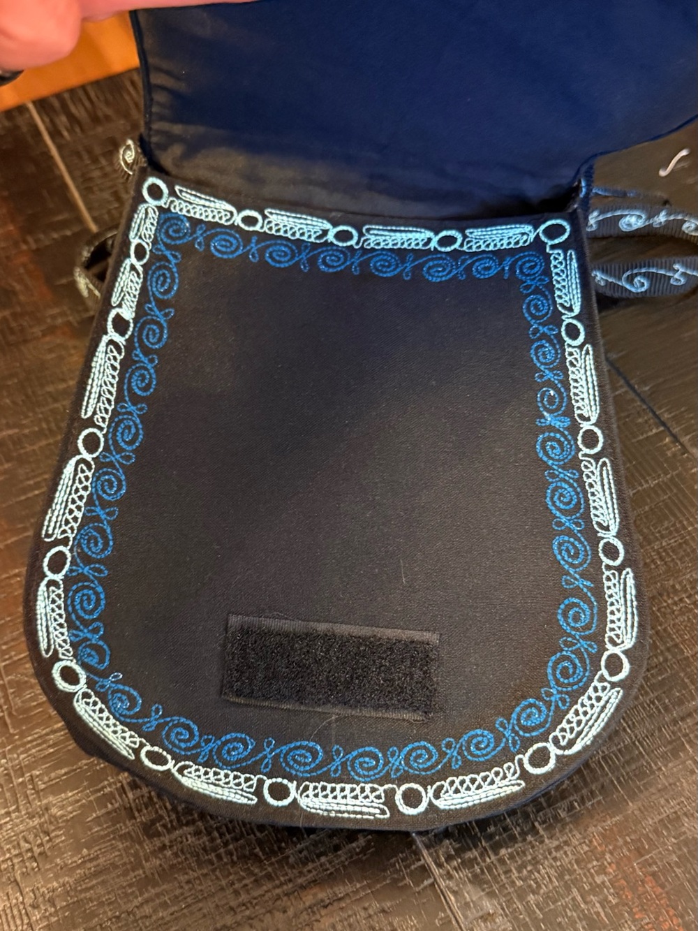 Source Unknown Embroidered Crossbody Bag in Teal and Turquoise with Gold Accents - Picture 3 of 6